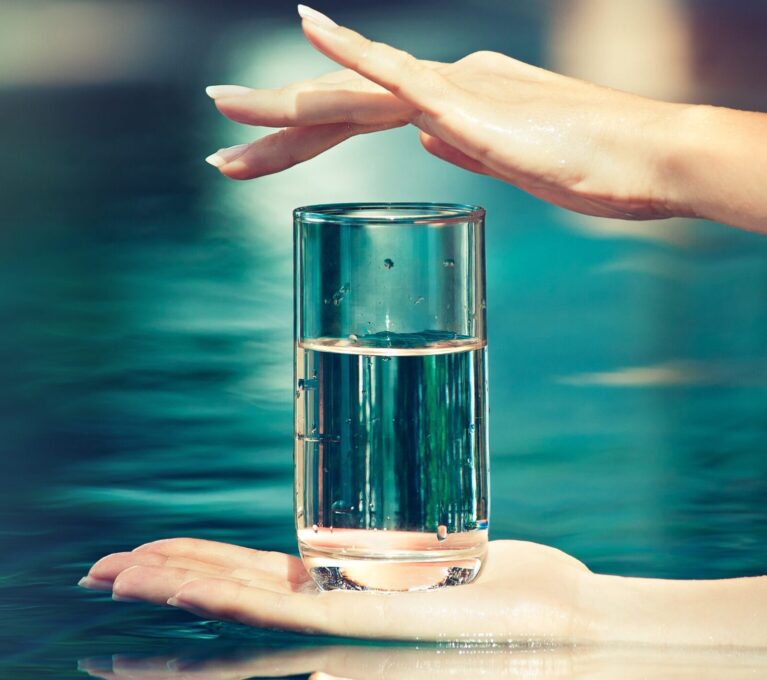 Agua filtrada con ósmosis por qué es la mejor opción para tu hogar